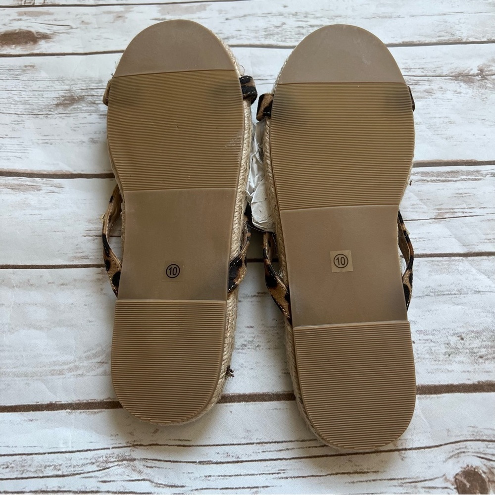 Cheetah Studded Sandals size 10 new without tags - Picture 3 of 3